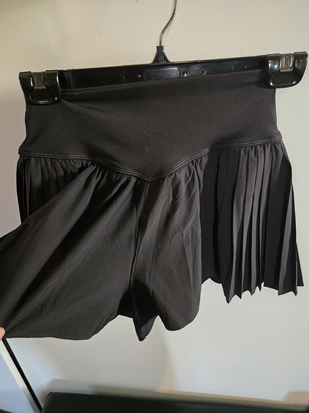 American Eagle Women's Black Pleated Skort Shorts
